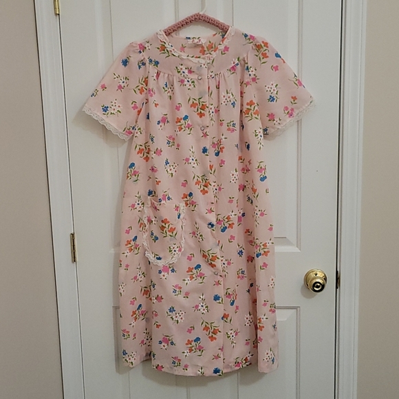Smartime Pink Floral Lightweight Robe!!! - Picture 1 of 9